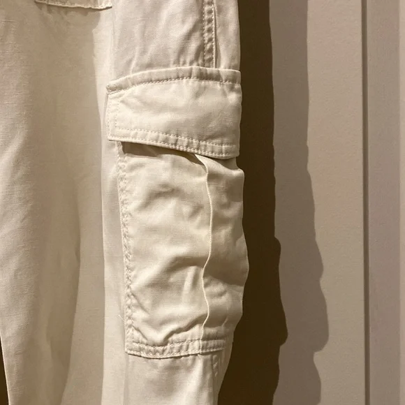 Banana republic cropped cargo pants, size 2 - Picture 3 of 7